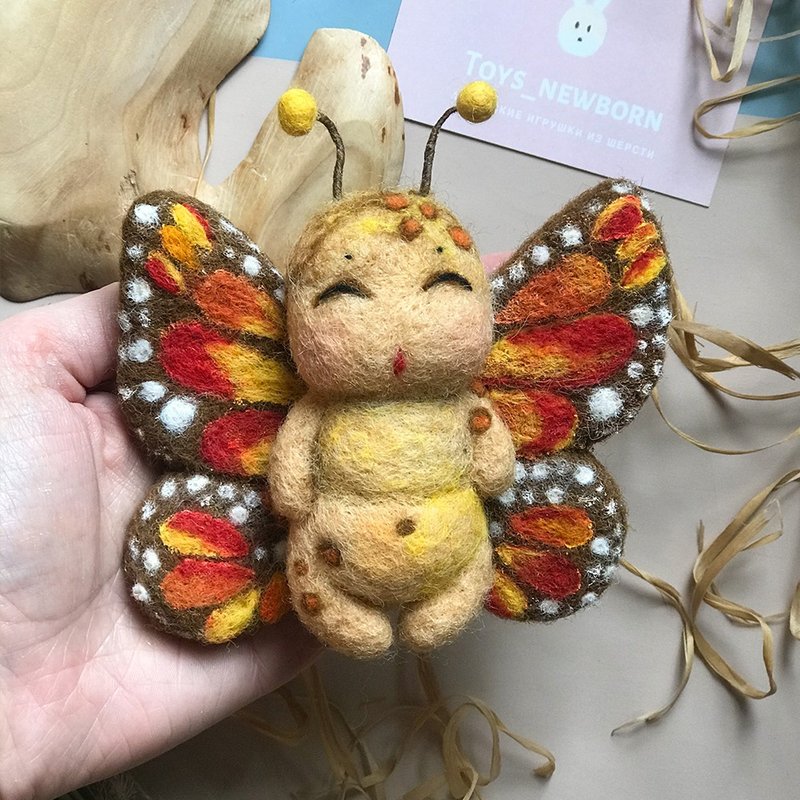 蝴蝶娃娃。 填充玩具動物。 蝴蝶玩具 - 寶寶/兒童玩具/玩偶 - 羊毛 多色