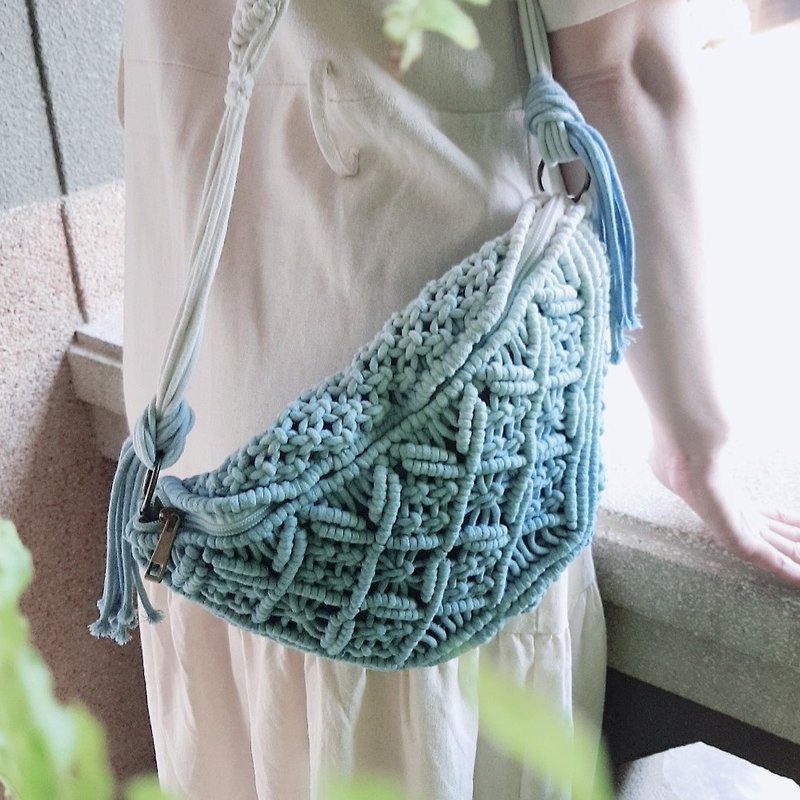 Window grill indigo dyed woven tassel belt bag - Messenger Bags & Sling Bags - Cotton & Hemp Blue