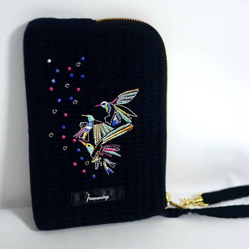 humming-ハチドリが-embroideryクラッチバッグをバブル<刺繍キャリーバッグ> - クラッチバッグ - 刺しゅう糸 ブルー