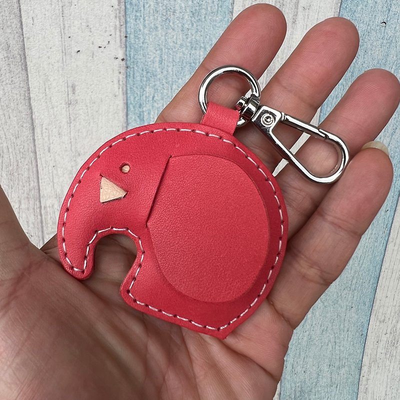 Healing gadgets handmade leather red cute little elephant hand-sewn keychain small size - ที่ห้อยกุญแจ - หนังแท้ สีแดง