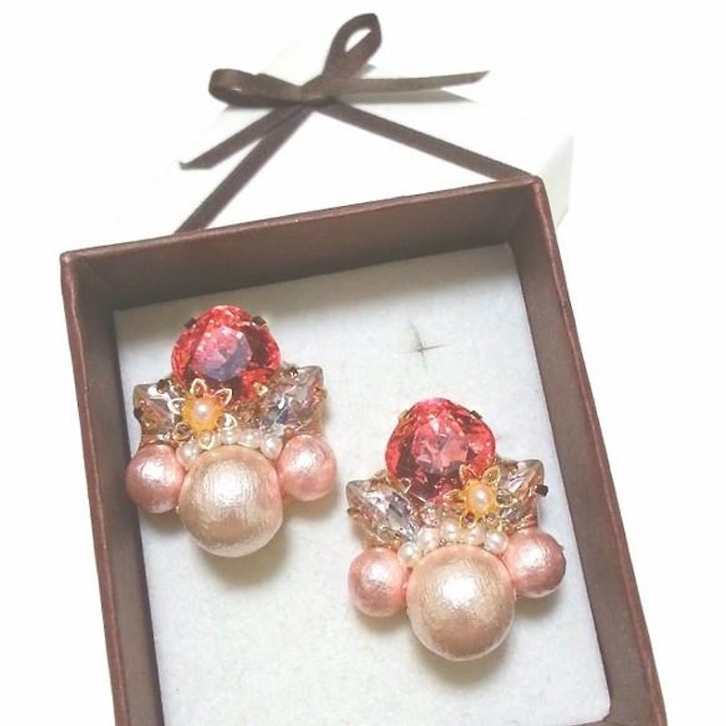 Swarovski and cotton pearl elegant earrings pink - Earrings & Clip-ons - Other Metals Pink