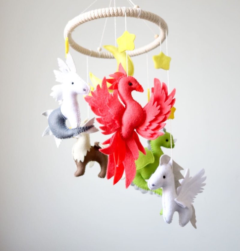 Dragon Griffin Phoenix Pegasus Crib Felt Mobile Nursery Decor Baby Shower Gift - 嬰幼兒玩具/毛公仔 - 其他人造纖維 多色