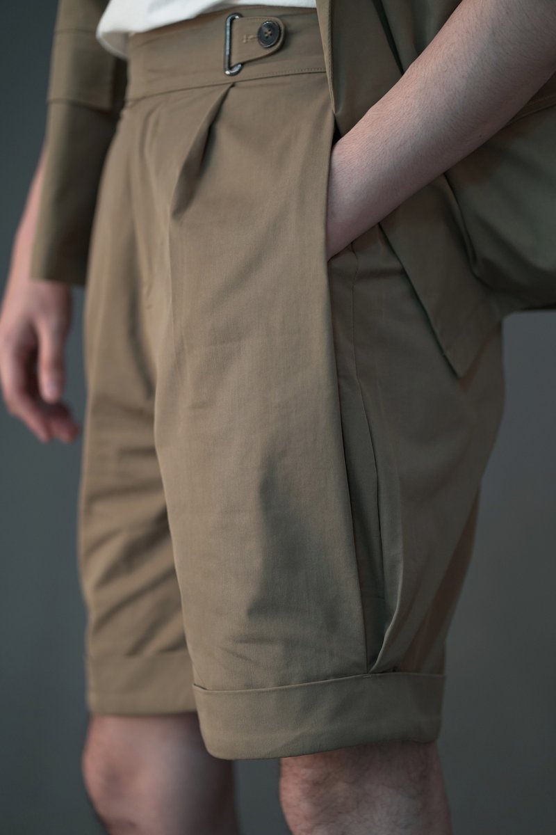 Side Pleat Gurkha Shorts - 男長褲/休閒褲 - 棉．麻 卡其色