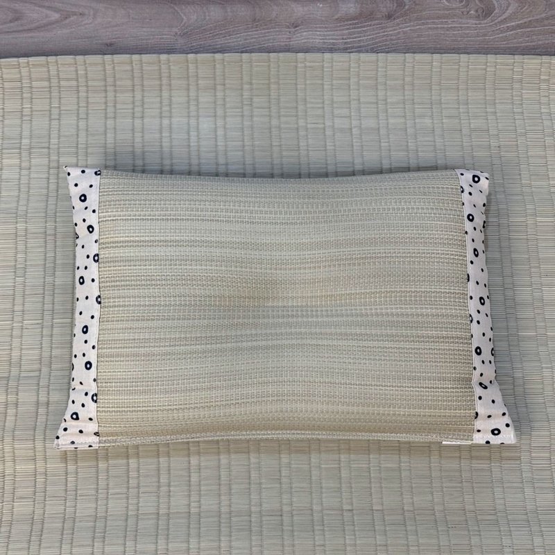 【質感新年】藺草寬版枕頭Shigure 低反發泡棉穩定支撐 天然材質 - 枕頭/咕𠱸 - 植物．花 白色