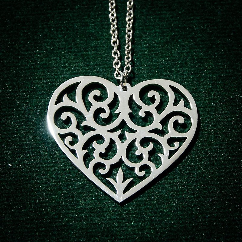 Decorative pattern in heart shape pendant - Necklaces - Copper & Brass Silver