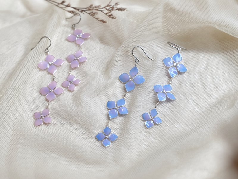 Ready stock lace hydrangea | earrings pink, purple, blue and purple hydrangea can be changed into clip-on earrings - ต่างหู - เรซิน สีน้ำเงิน