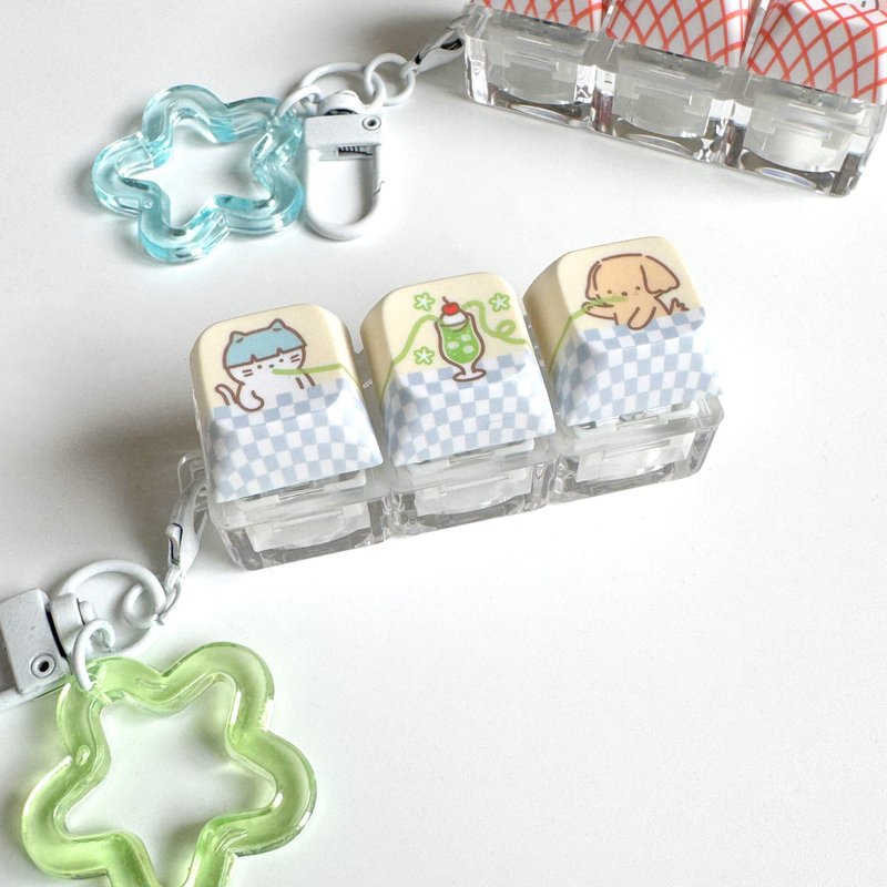 Melon Cream Soda Keycaps Keychain Fidget Keyring - 吊飾/掛飾 - 塑膠 