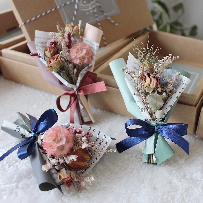 Wedding small objects Morandi color mini dry bouquet - ช่อดอกไม้แห้ง - พืช/ดอกไม้ สึชมพู