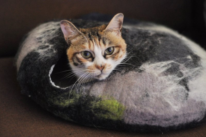 一個扁鵝卵石貓窩 手工羊毛氈 雙頭 貓奴必備 寵物玩具 - 寵物床墊/床褥 - 羊毛 灰色