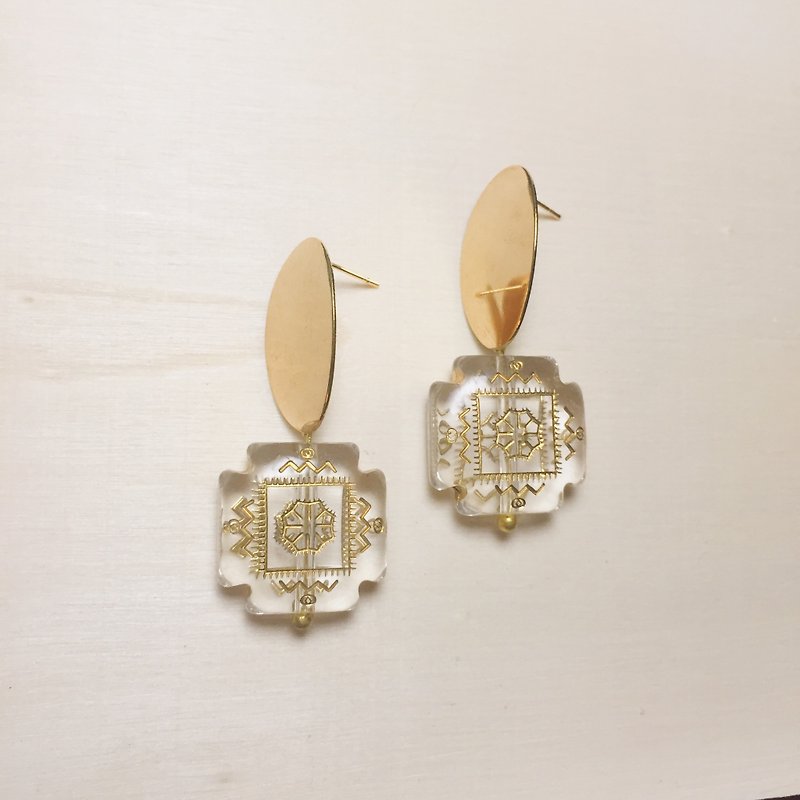 Vintage transparent totem earrings - ต่างหู - เรซิน สีใส