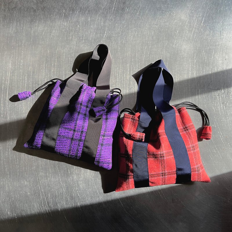 Imported fabric wool check is attractive Medium drawstring bag with handle color selectable - กระเป๋าถือ - ขนแกะ 