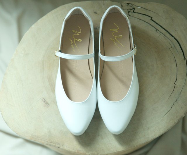 White mary jane shop shoes low heel