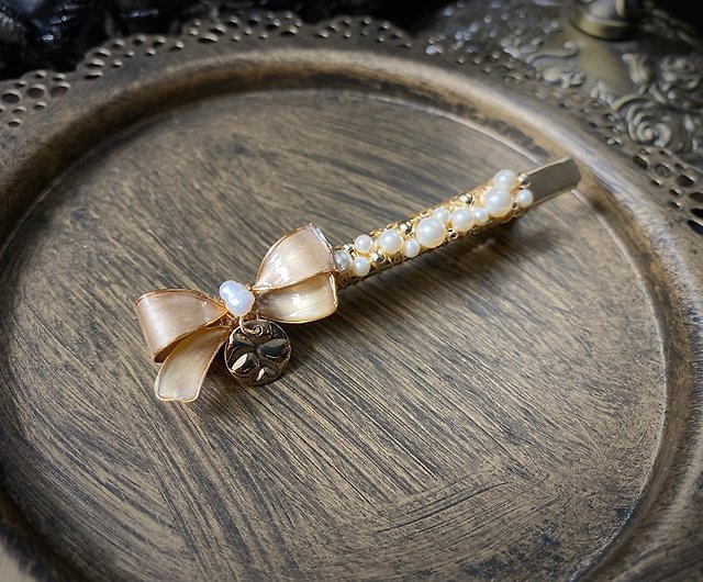 Pearl Hair Accessories For a Lady