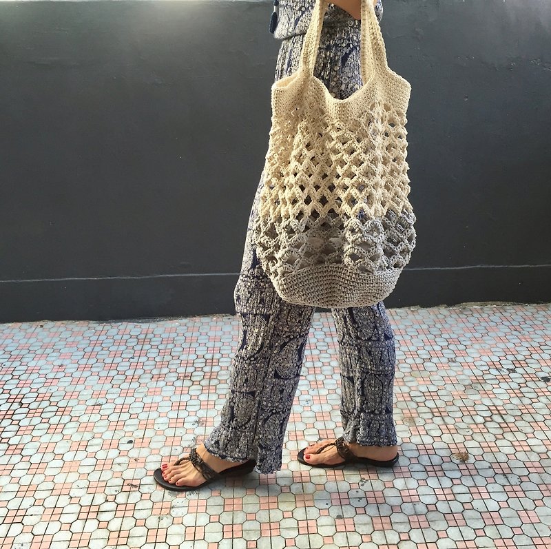 Summer duo colour crochet handbag -circle base - Messenger Bags & Sling Bags - Cotton & Hemp Gray