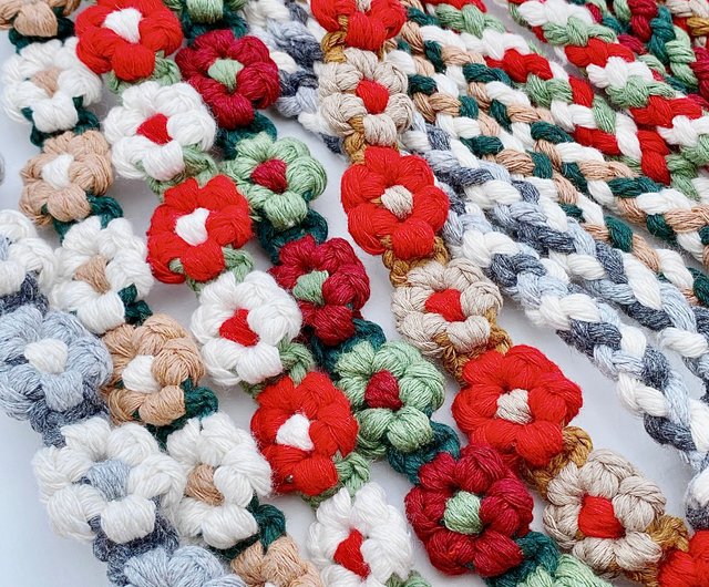 マクラメ編みの小さな花の携帯電話ストラップ | 複数の色で