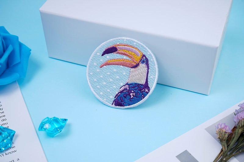 Embroidered Patch Toucan Blue Circle - Stickers - Thread 