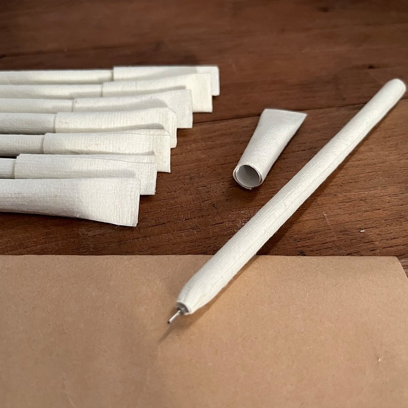 手工再生紙捲黑筆 - 其他書寫用具 - 紙 卡其色