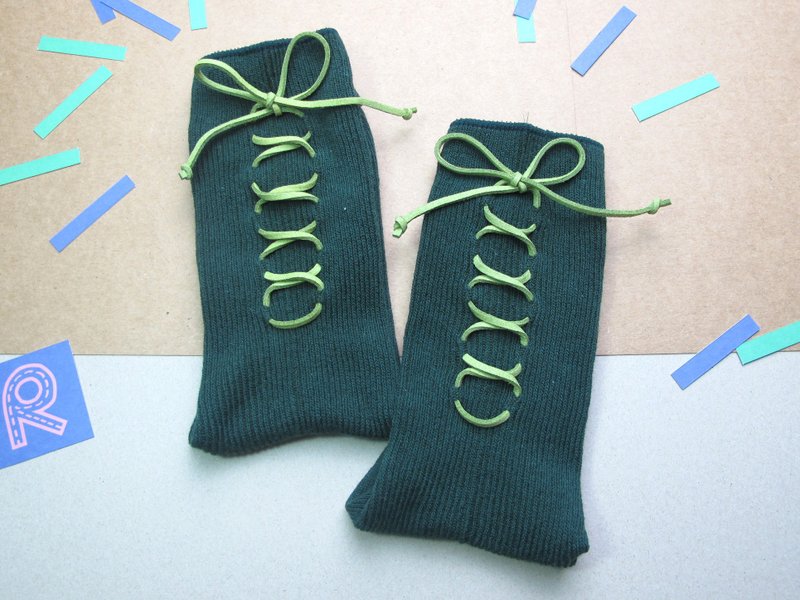 XX Socks/文青款綁繩中統襪/氣質深綠/接單訂製 - 襪子 - 棉．麻 綠色