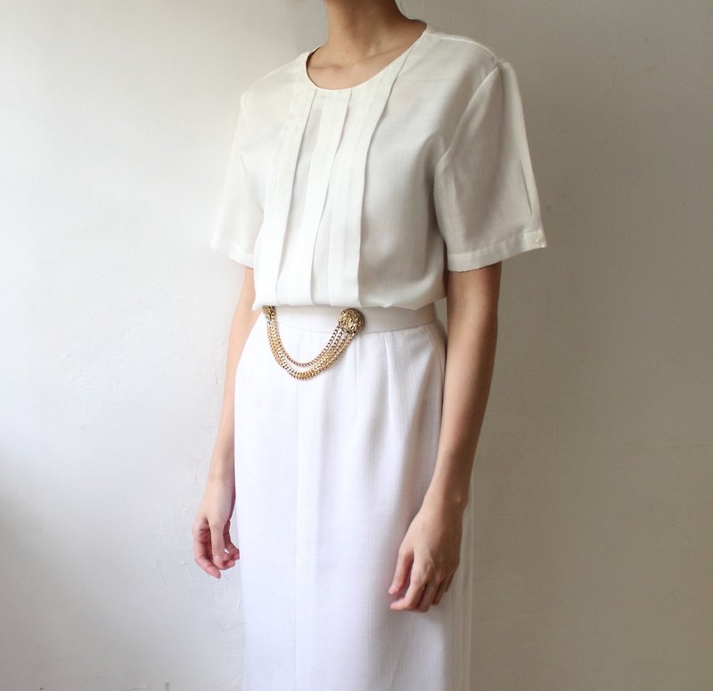 FOAK Vintage Japanese Pure White Embroidered Short Sleeve Top - เสื้อผู้หญิง - วัสดุอื่นๆ 