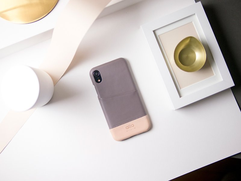 Alto iPhone XR Metro 革製携帯ケース ー セメント/元の色 - スマホケース - 革 グレー