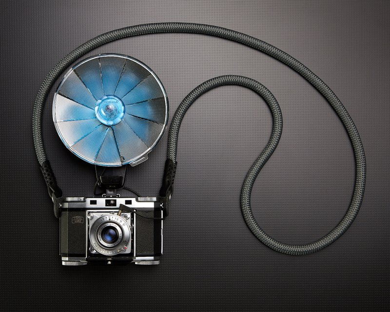 相機窗扇採用特製的攀岩繩，厚實、柔軟、舒適。尺寸 11 毫米。 - 相機/拍立得/底片相機 - 聚酯纖維 灰色