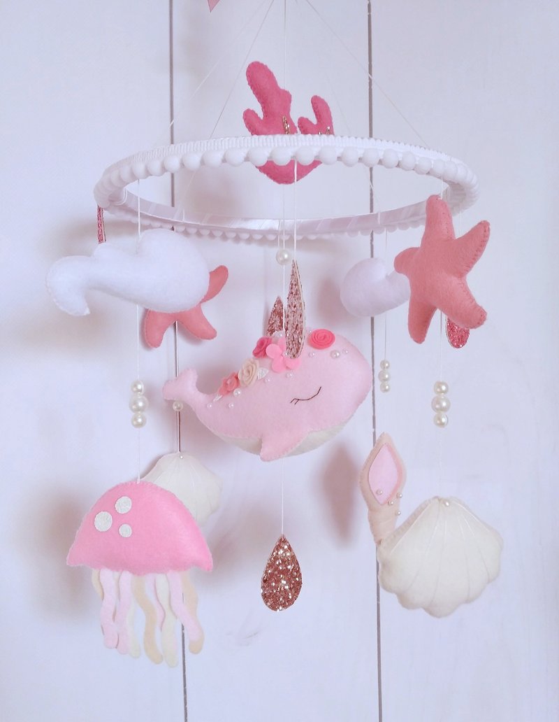 Pink Ocean Baby Crib Mobile, newborn gift and nursery decor - ของเล่นเด็ก - วัสดุอีโค สึชมพู