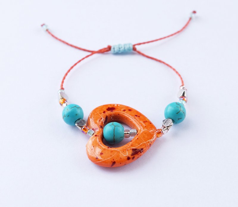 Orange painted heart with turquoise beads string bracelet - 手鍊/手鐲 - 其他材質 橘色