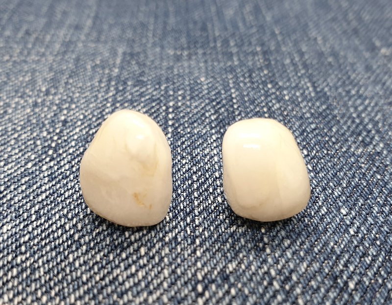 Stone Earrings & Clip-ons White - Natural Beach Pebble Stud Earrings, White Sea Stone Post Earrings, Beach Jewelry