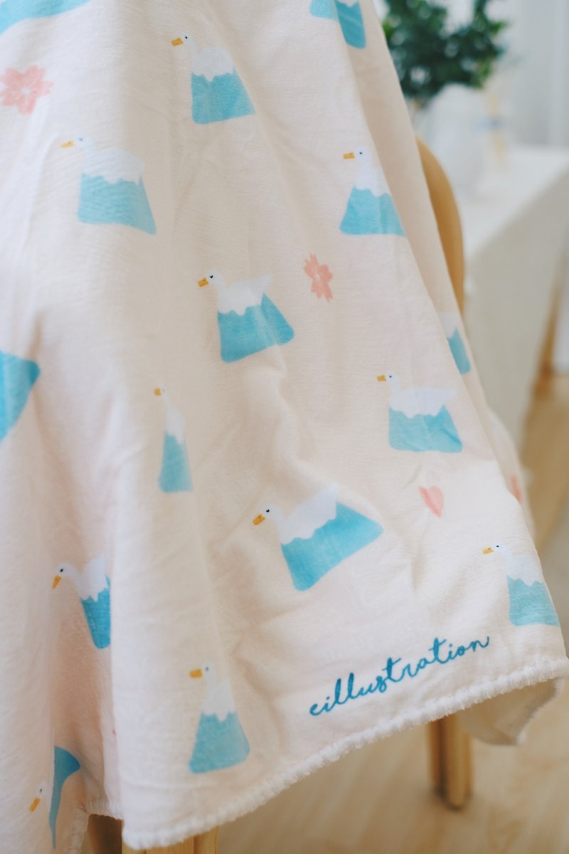 \ Own design/ Fuji Mountain Cherry Blossom Duck Down Blanket | Aunt Illustration - Blankets & Throws - Other Materials 