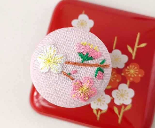 う*ん様 花のブローチ 刺繍ブローチ 蓮の花 - noix | minne byGMOペパボ 国内最大級の