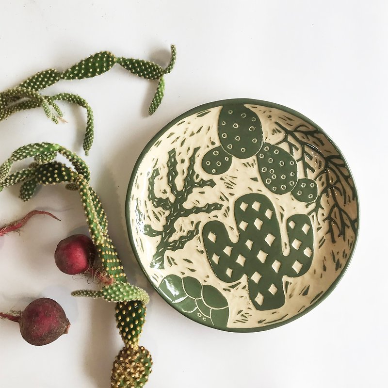 【小丸の森 手描き】サボテン 多肉植物 15cm スナックプレート - 皿・プレート - 陶器 グリーン