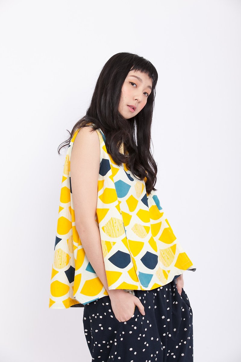 Spring and long sleeves wide sleeves _ Yu Huang carp pattern _ fair trade - Women's Tops - Cotton & Hemp Yellow