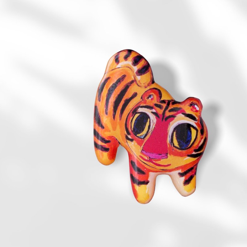 Tiger brooch - Brooches - Resin Orange