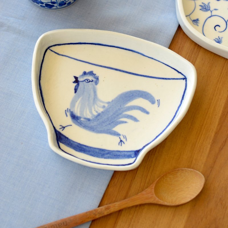 Chicken-shaped patterned plates - 盤子/餐盤 - 陶 