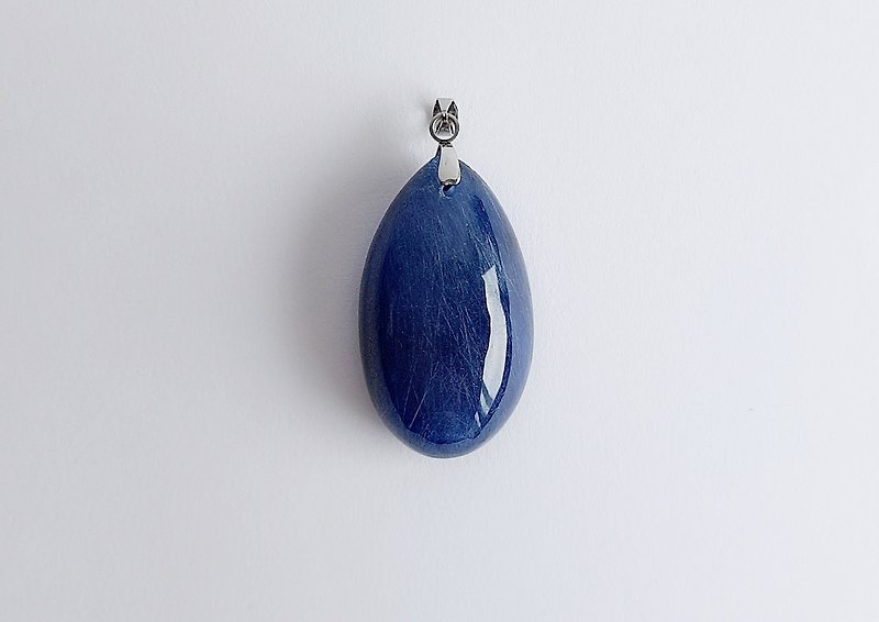 Gemstone ‧ Blue Planet Natural Mineral Blue Hair Crystal ‧ Necklace Pendant - Necklaces - Gemstone Blue