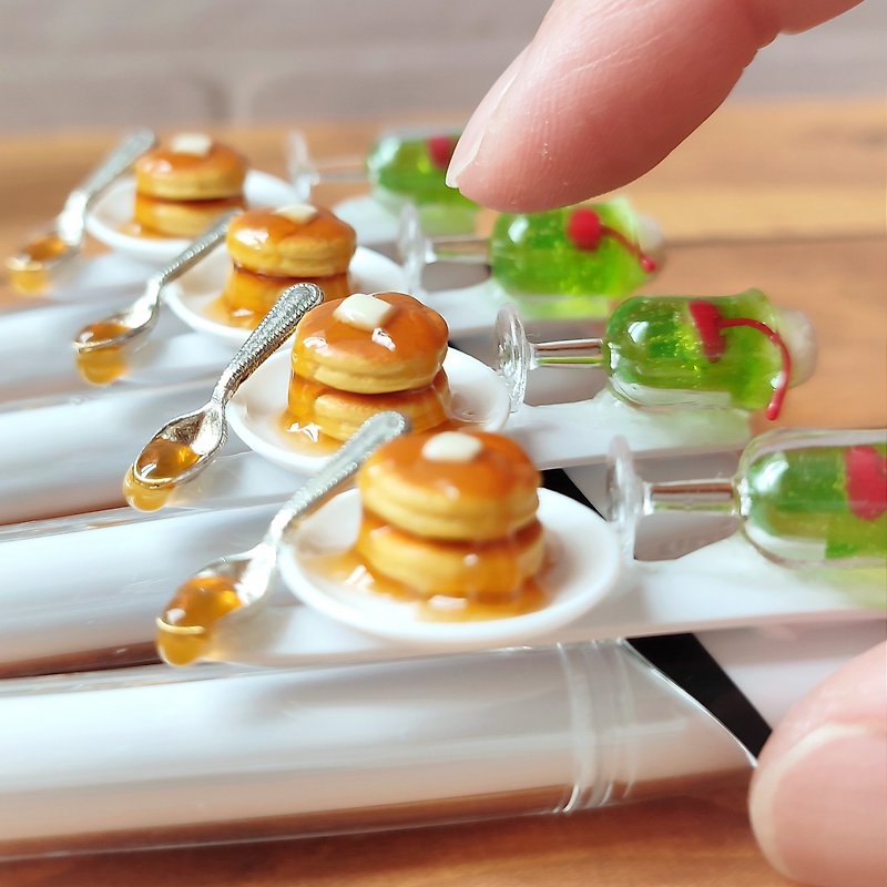 Cafe pancakes and cream soda ballpoint pen Miniature food Fake sweets Food sample - ปากกา - ดินเหนียว ขาว