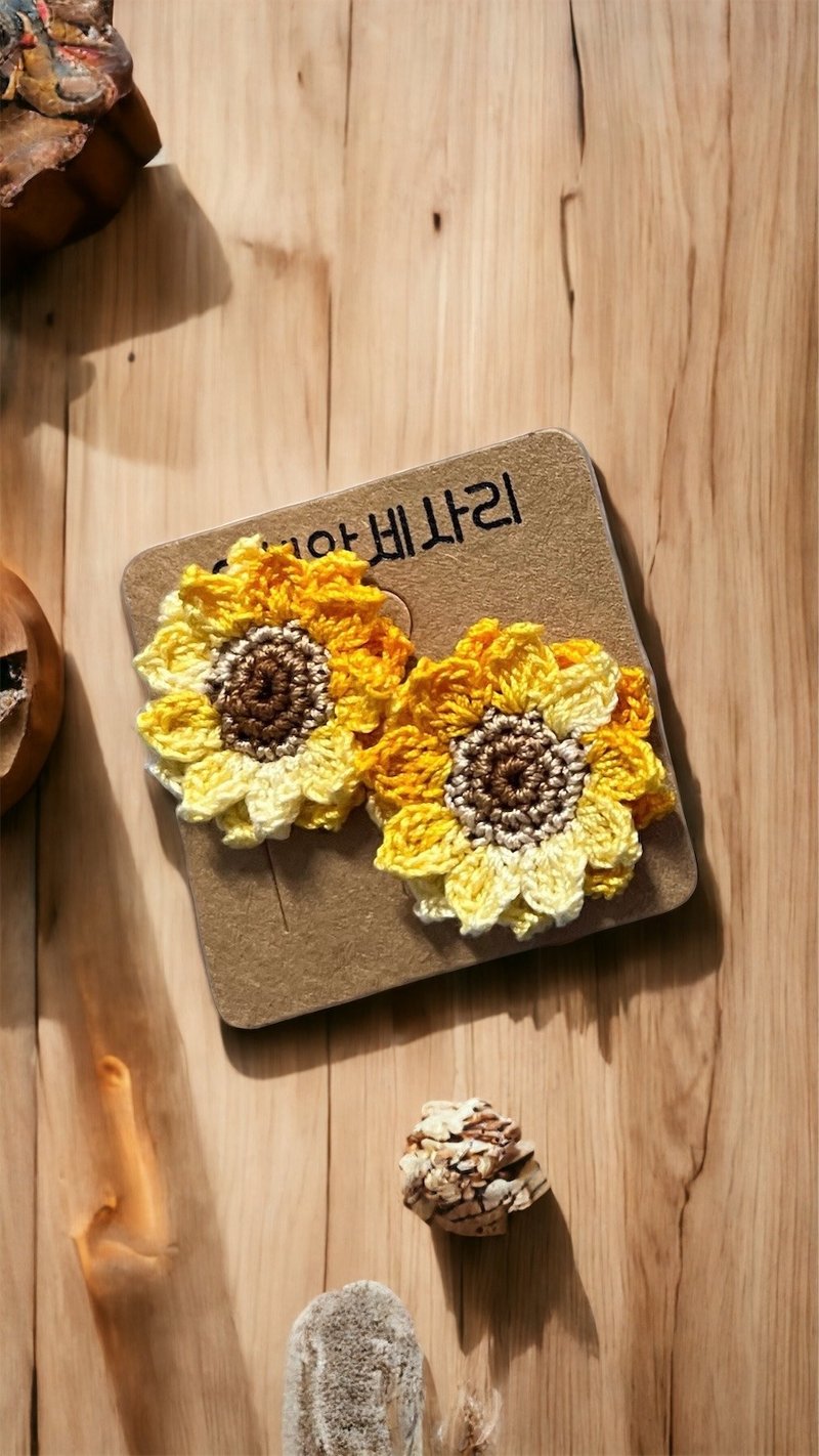 Micro hook sunflower earrings/ Clip-On - ต่างหู - ผ้าฝ้าย/ผ้าลินิน สีส้ม