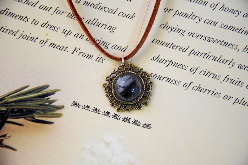 Two Colors Stone - Mori/Forest Theme Natural Vintage Resin Necklace - Necklaces - Stone 