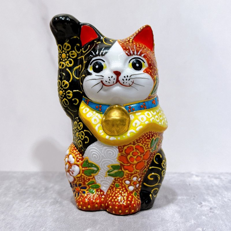 Japanese Kutani-yaki Lucky Cat | Akakuro Kasei 3.7 - Items for Display - Porcelain Red