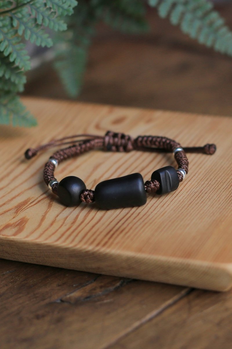 Handmade by Yi Ranzhi | Braided kumihimo bracelet designed with aged ebony material | Only one piece - สร้อยข้อมือ - ไม้ 