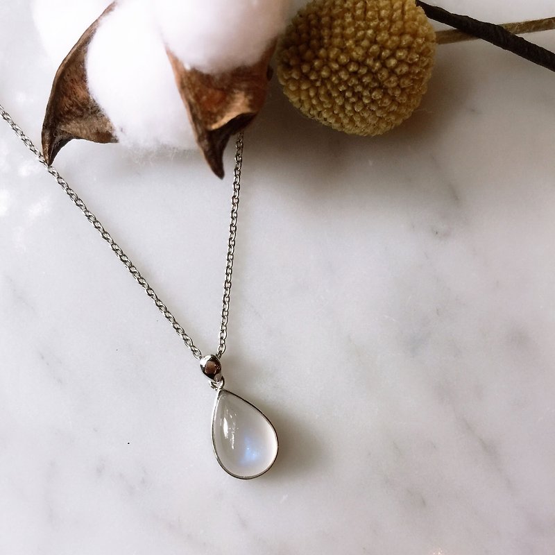*ONLY ONE*Blue Moon :: Blue Halo Cream Moonstone Sterling Silver Necklace - Necklaces - Gemstone White