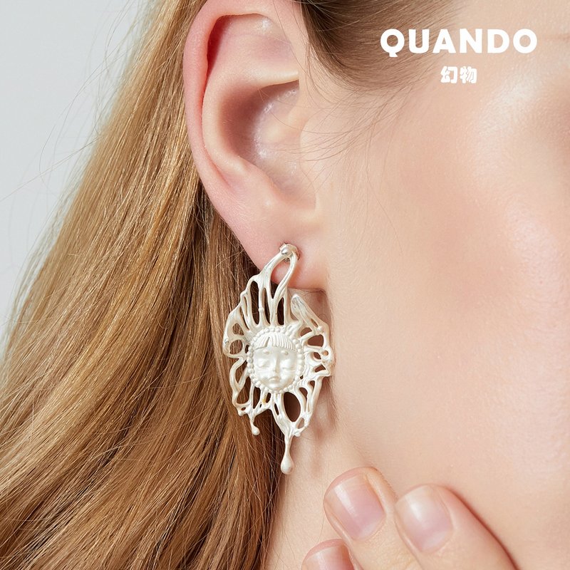 幻物 黒姫 光明の蝶 純銀製アシンメトリーピアス - ピアス・イヤリング - スターリングシルバー 