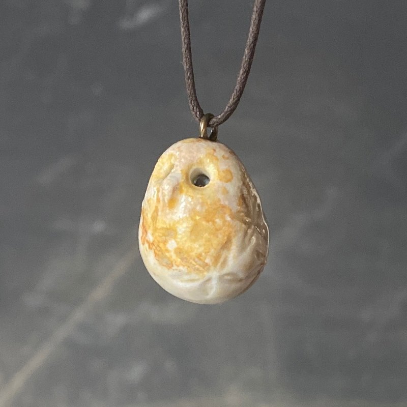 Wood-fired pottery essential oil necklace five-petal flower owl - Necklaces - Pottery Khaki