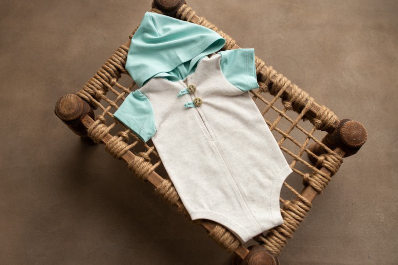 Newborn boy romper, cropped sleeved romper for newborn boys, newborn photo prop - เครื่องประดับ - โลหะ 