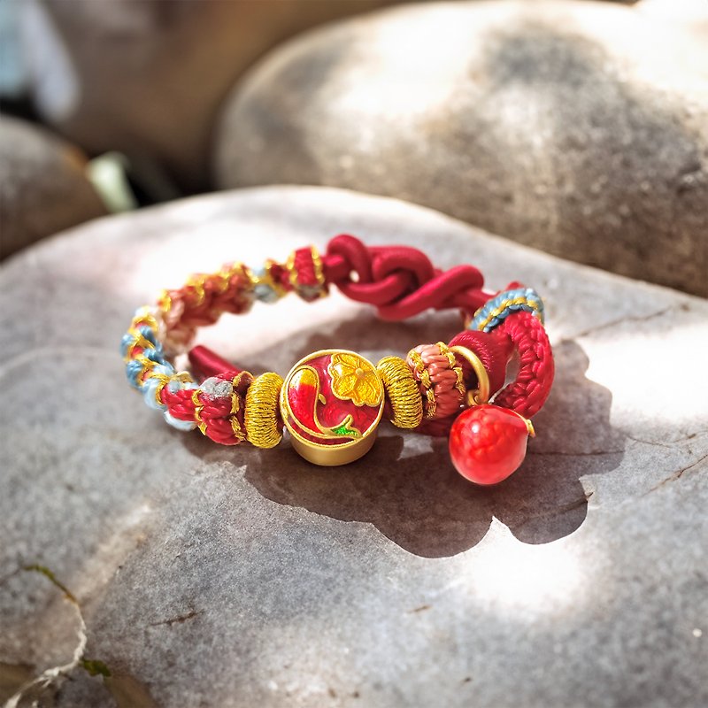 [National style] Color-preserving sand gold and red pomegranate braided bracelet - red - gift box packaging - สร้อยข้อมือ - งานปัก สีแดง