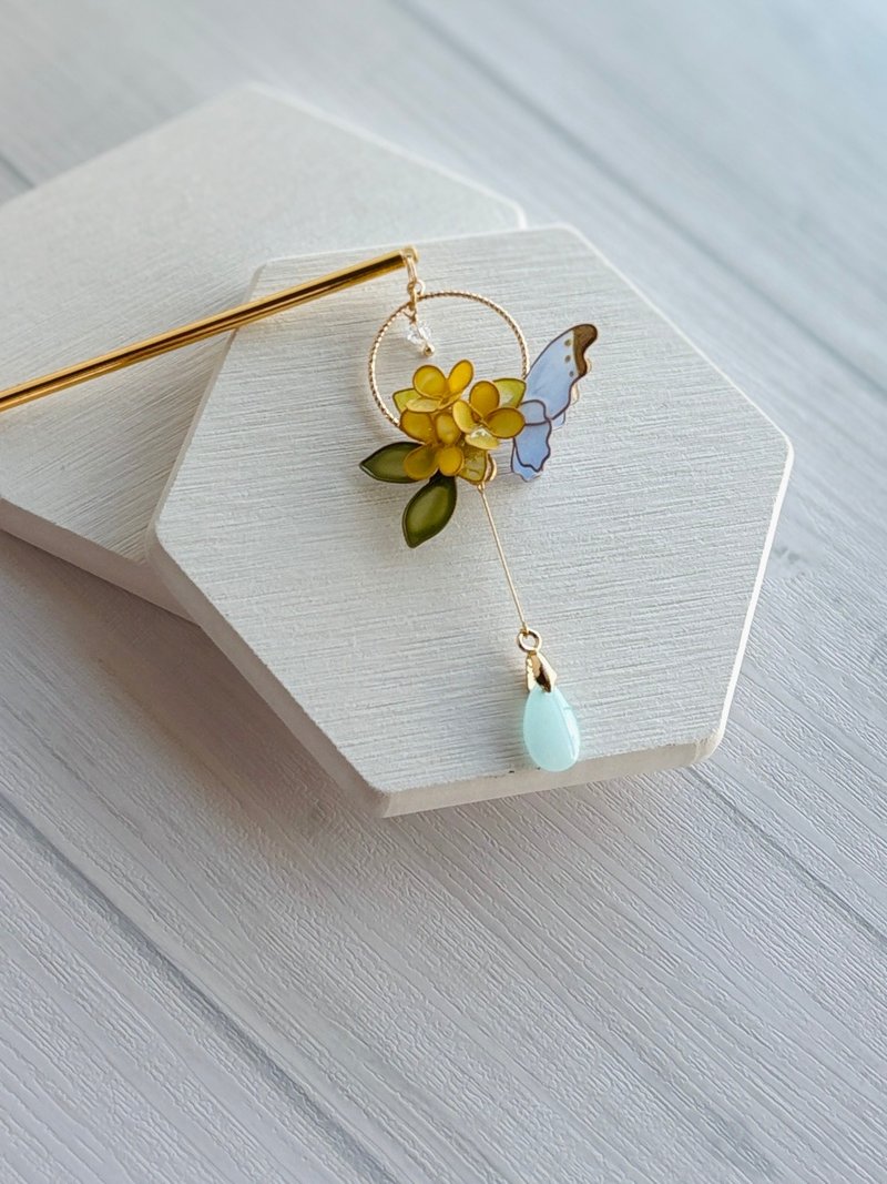 桂花與天空藍粉蝶髮簪 一隻販售 可改夾 - 髮夾/髮圈 - 樹脂 藍色