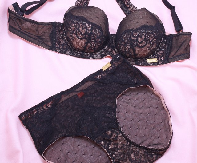 Sorella Black Lacy Wireless Bra (B70)& Seamless Lacy Panty(EL) Set, Women's  Fashion, New Undergarments & Loungewear on Carousell