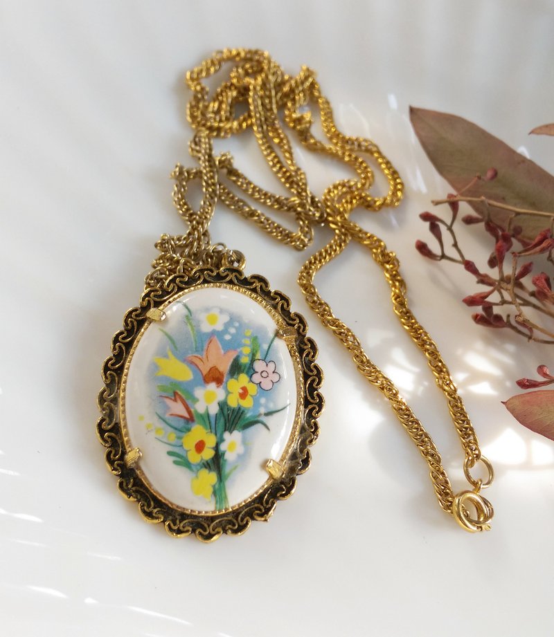 【西洋古董飾品】優美 花卉 橢圓 復古邊框 項鍊 - 項鍊 - 其他金屬 金色