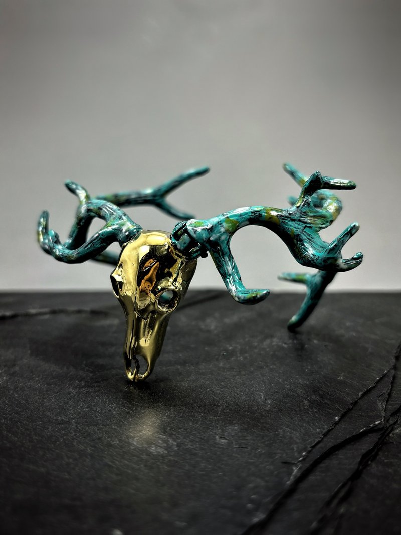 Stag Deer Skull Bangle Bracelet in Brass, Patina Horns. Available in 4 Colourway - สร้อยข้อมือ - โลหะ 