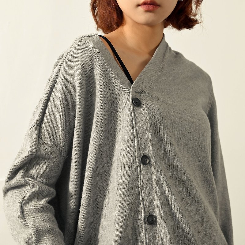 【NaSuBi Vintage】Upcycling asymmetric design solid color vintage sweater - Women's Sweaters - Cotton & Hemp Gray